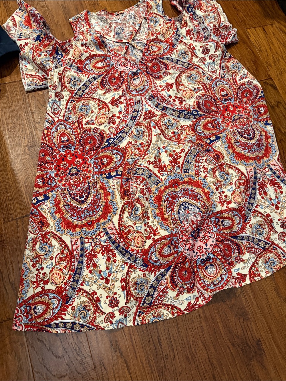 Women’s Red Paisley Short Sleeve Dress